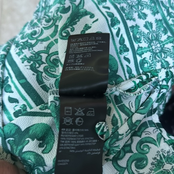 NWOT Geometric design green & white abstract tunic by H&M. Mandarin collar L/S. - Picture 9 of 11